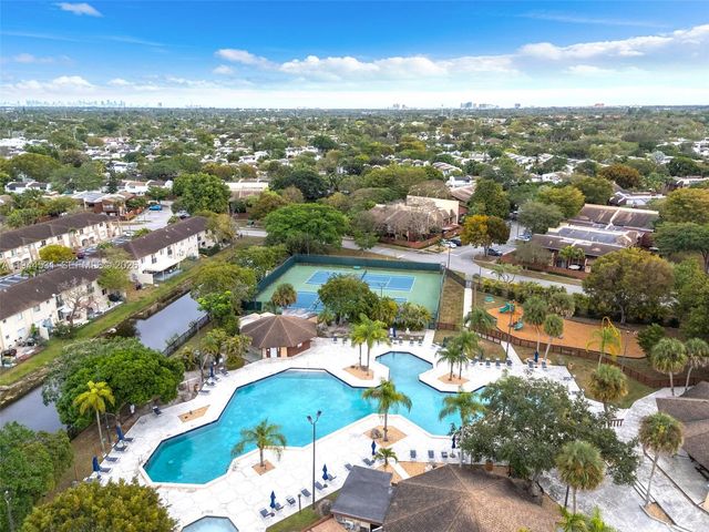 6701 SW 116th Ct 406, Miami, FL 33173