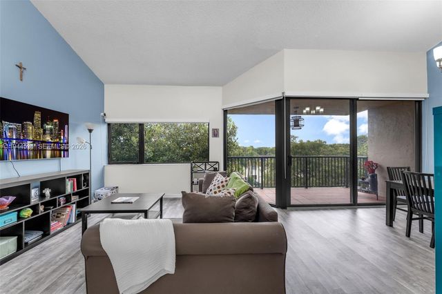 6701 SW 116th Ct 406, Miami, FL 33173