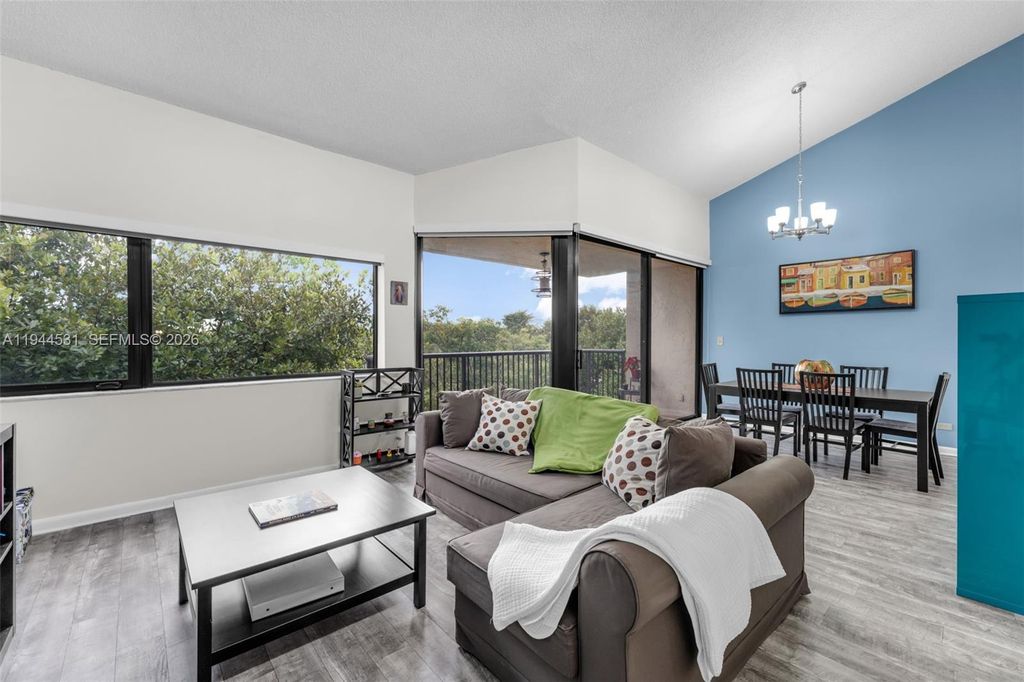 6701 SW 116th Ct 406, Miami, FL 33173