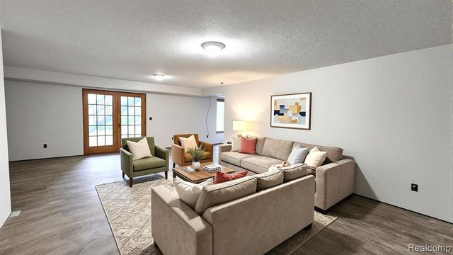 448 Fairwood Road, Pinckney, MI 48169