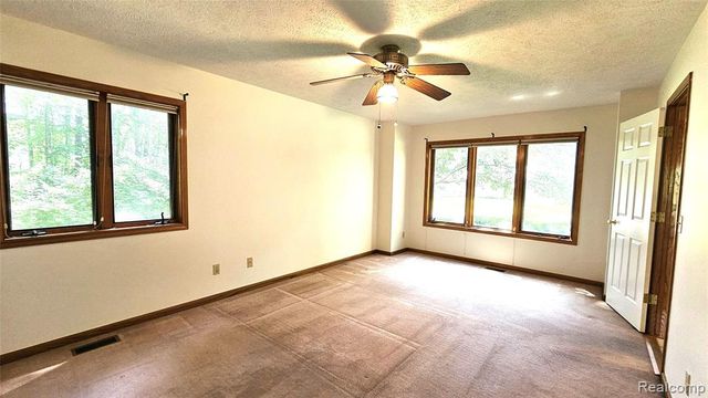 448 Fairwood Road, Pinckney, MI 48169