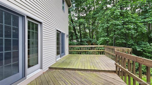448 Fairwood Road, Pinckney, MI 48169