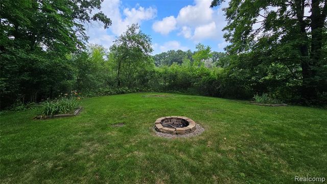 448 Fairwood Road, Pinckney, MI 48169