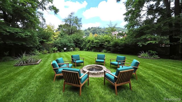 448 Fairwood Road, Pinckney, MI 48169