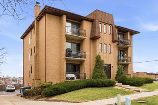 14655 Lamon Avenue 2N, Midlothian, IL 60445