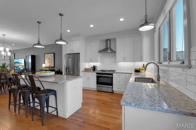 4327 Swan Avenue, St Louis, MO 63110