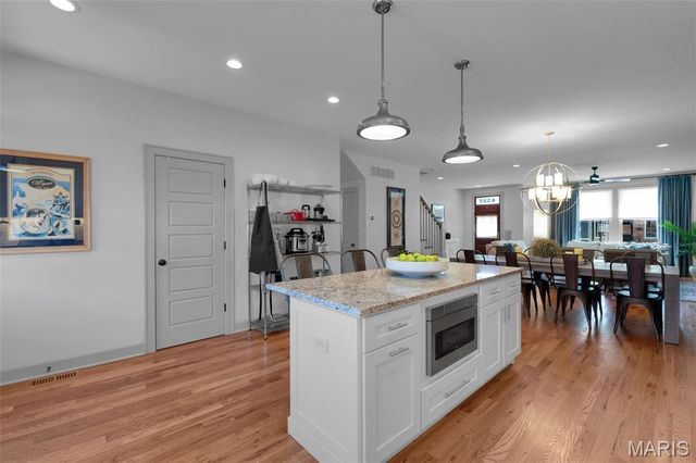 4327 Swan Avenue, St Louis, MO 63110
