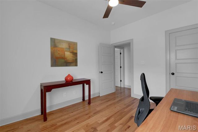 4327 Swan Avenue, St Louis, MO 63110