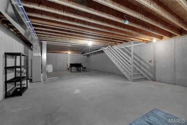 4327 Swan Avenue, St Louis, MO 63110