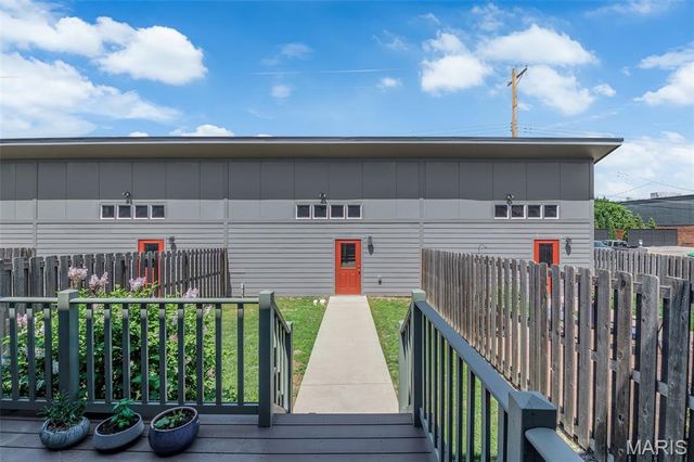 4327 Swan Avenue, St Louis, MO 63110