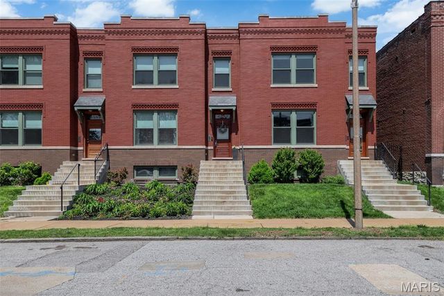 4327 Swan Avenue, St Louis, MO 63110