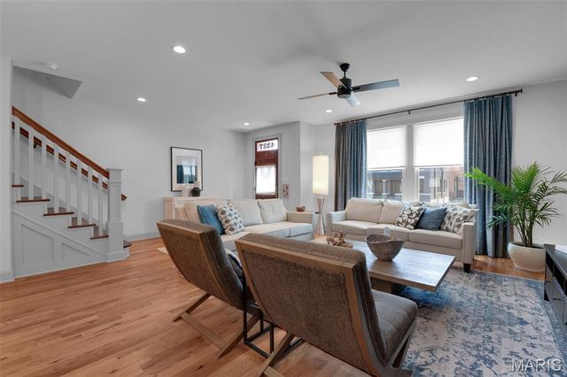 4327 Swan Avenue, St Louis, MO 63110