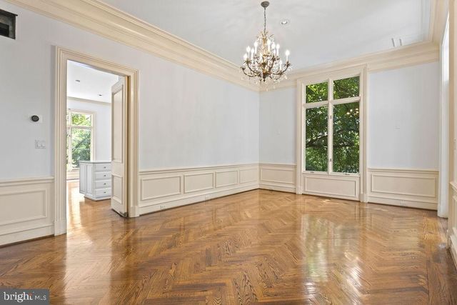 2944 UNIVERSITY TER NW, Washington, DC 20016