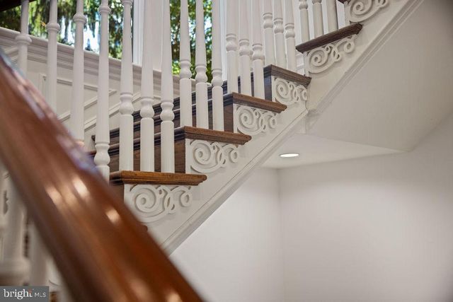 2944 UNIVERSITY TER NW, Washington, DC 20016