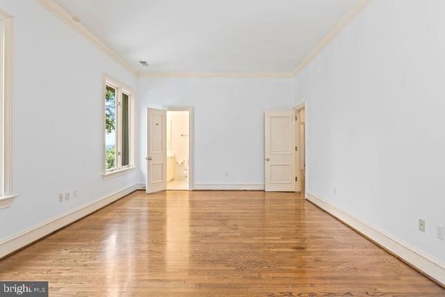 2944 UNIVERSITY TER NW, Washington, DC 20016