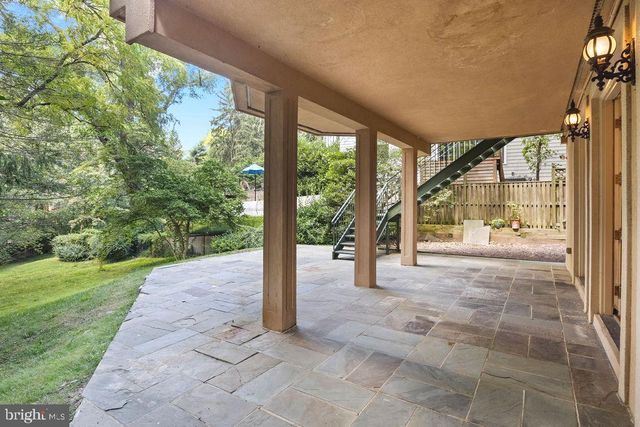 2944 UNIVERSITY TER NW, Washington, DC 20016