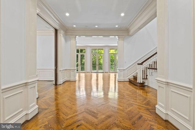 2944 UNIVERSITY TER NW, Washington, DC 20016