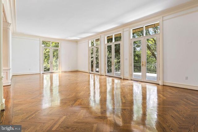 2944 UNIVERSITY TER NW, Washington, DC 20016