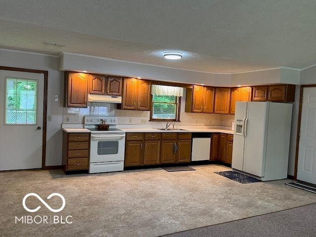 9451 S Amanda Drive, Claypool, IN 46510