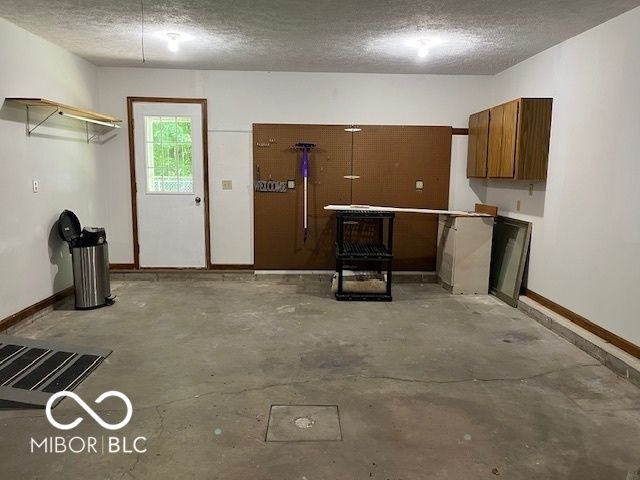 9451 S Amanda Drive, Claypool, IN 46510