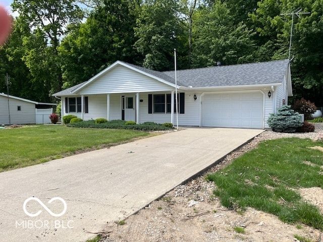 9451 S Amanda Drive, Claypool, IN 46510