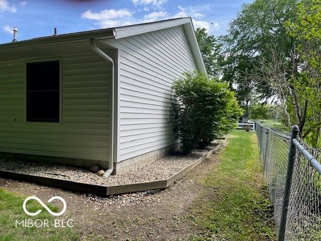 9451 S Amanda Drive, Claypool, IN 46510