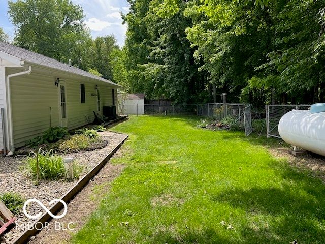 9451 S Amanda Drive, Claypool, IN 46510