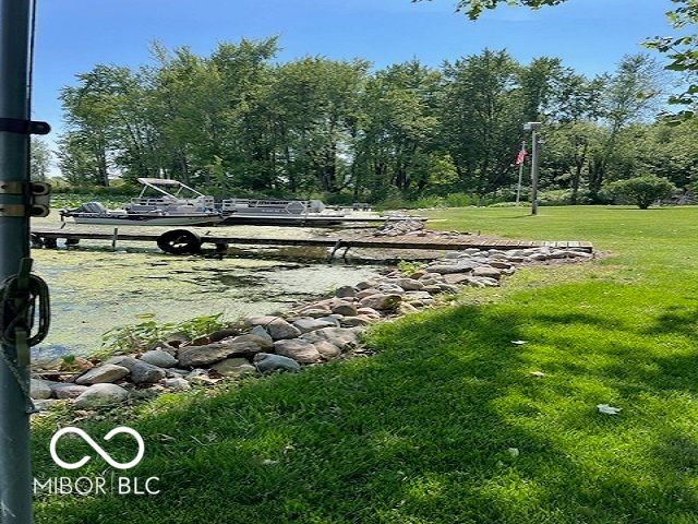 9451 S Amanda Drive, Claypool, IN 46510