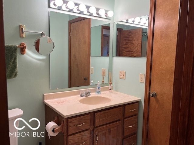 9451 S Amanda Drive, Claypool, IN 46510