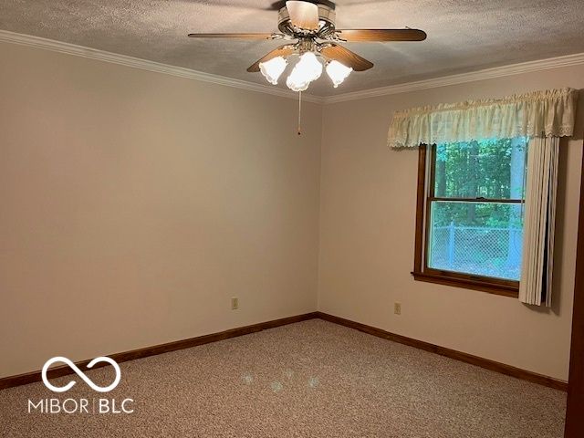 9451 S Amanda Drive, Claypool, IN 46510