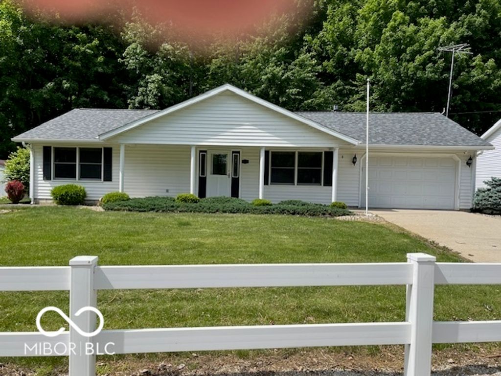 9451 S Amanda Drive, Claypool, IN 46510