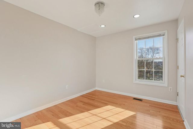 5 W D ST, Brunswick, MD 21716