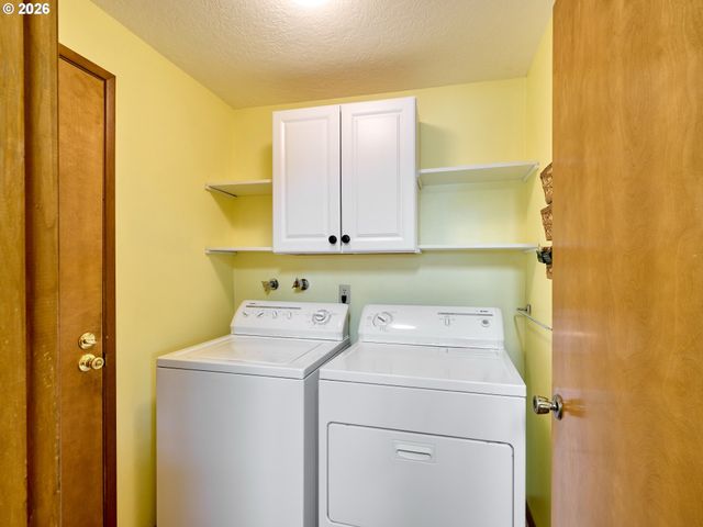 2056 KING Way, Woodburn, OR 97071