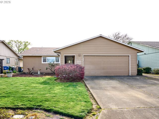 2056 KING Way, Woodburn, OR 97071