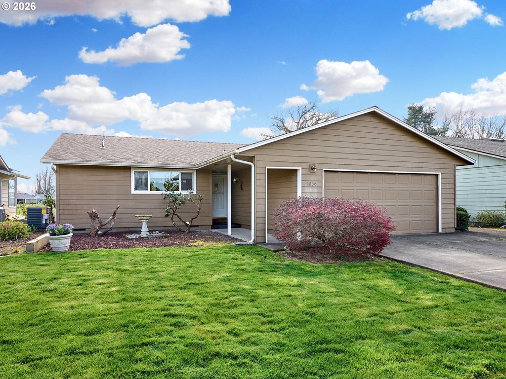 2056 KING Way, Woodburn, OR 97071
