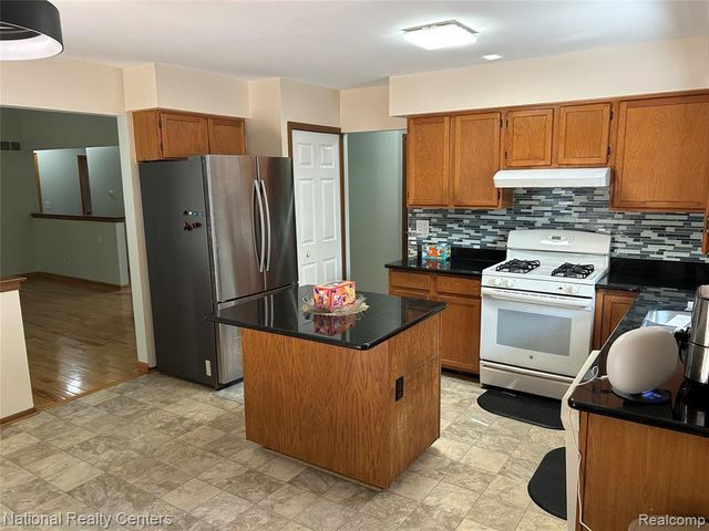 23001 Watt Drive, Farmington Hills, MI 48336