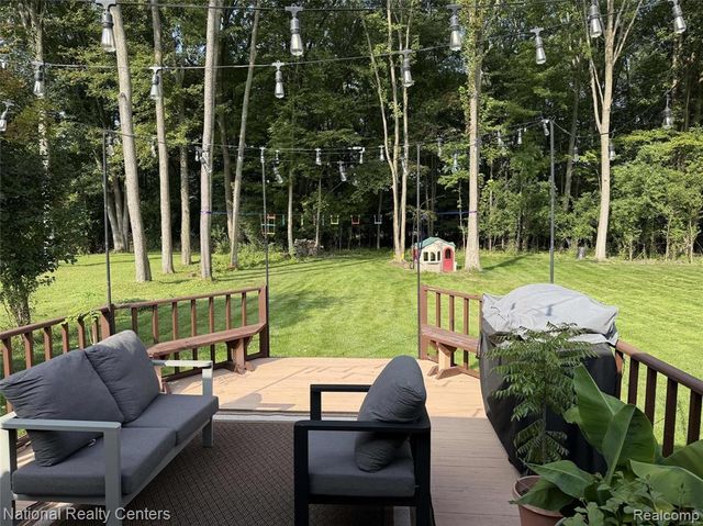 23001 Watt Drive, Farmington Hills, MI 48336