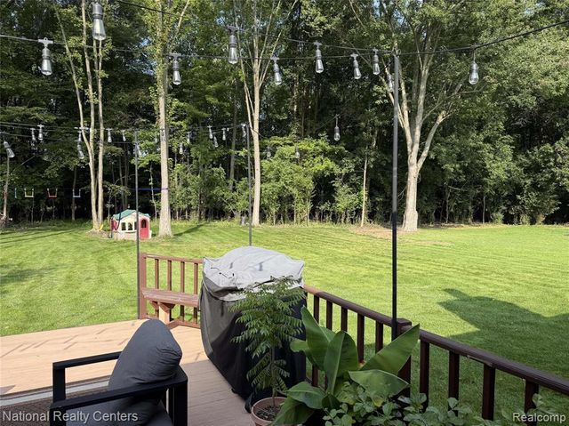 23001 Watt Drive, Farmington Hills, MI 48336