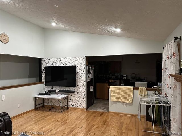 23001 Watt Drive, Farmington Hills, MI 48336
