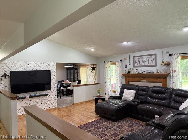 23001 Watt Drive, Farmington Hills, MI 48336
