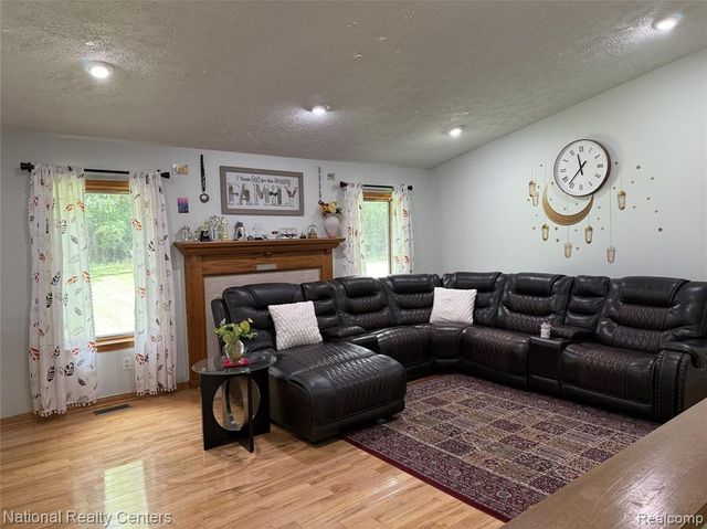 23001 Watt Drive, Farmington Hills, MI 48336