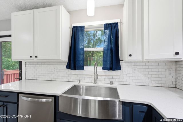 19650 S Montague Loop, Eagle River, AK 99577