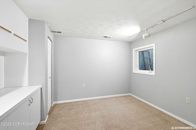 19650 S Montague Loop, Eagle River, AK 99577