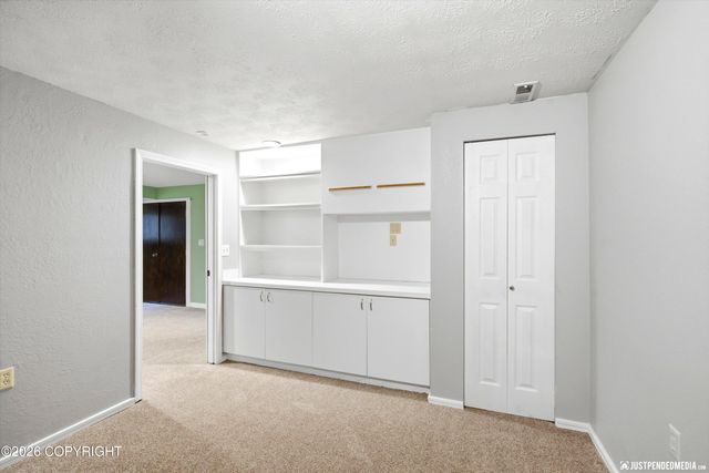 19650 S Montague Loop, Eagle River, AK 99577
