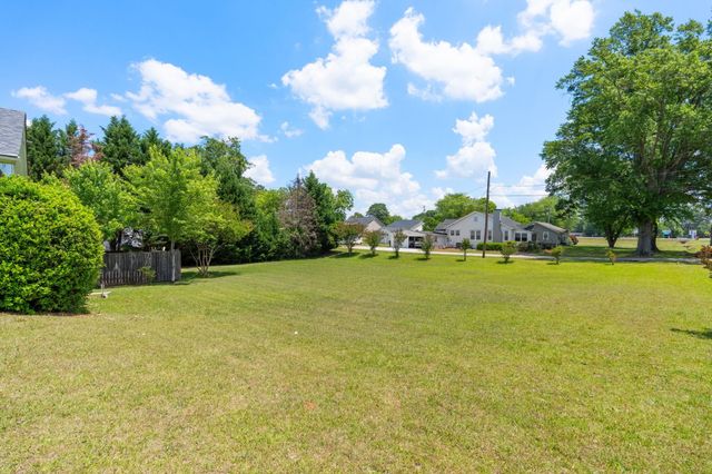 110 W Main Street, Duncan, SC 29334
