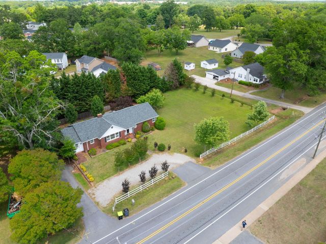 110 W Main Street, Duncan, SC 29334