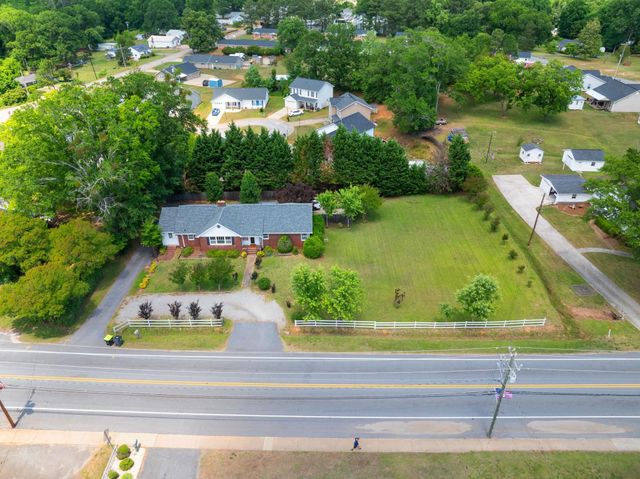 110 W Main Street, Duncan, SC 29334