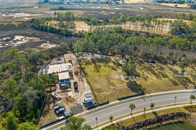 1077 Ship Builder Street, Daniel Island, SC 29492
