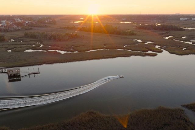 1077 Ship Builder Street, Daniel Island, SC 29492