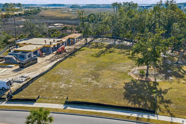 1077 Ship Builder Street, Daniel Island, SC 29492